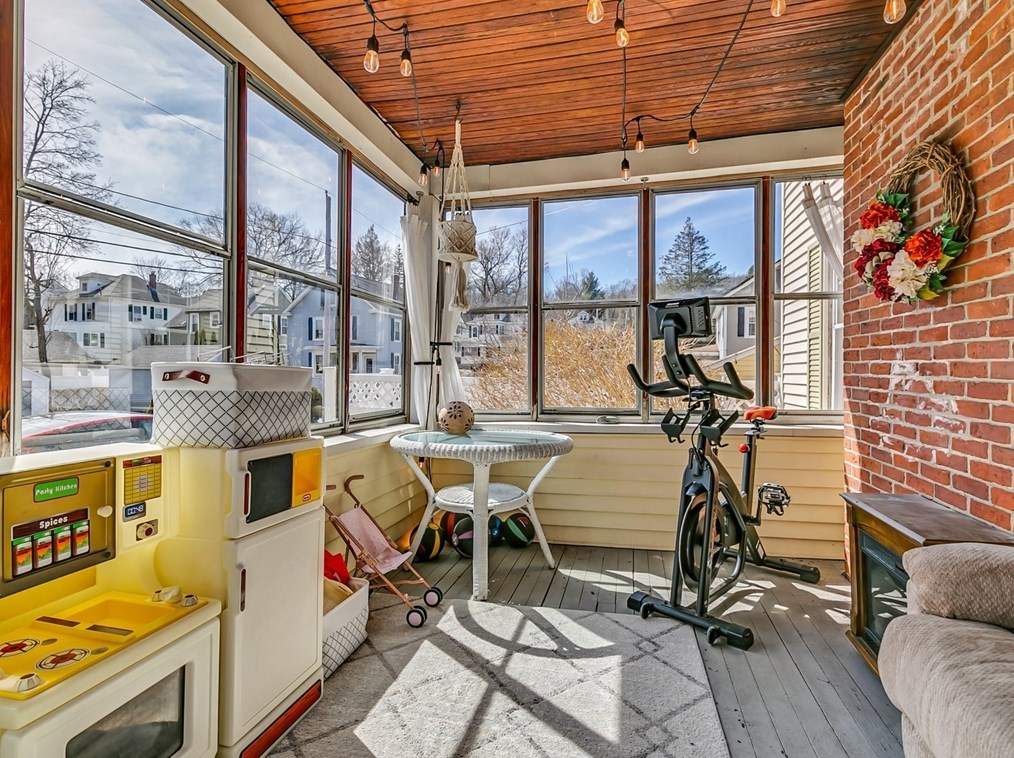 355 Rogers St, Lowell MA  01852-4218 exterior