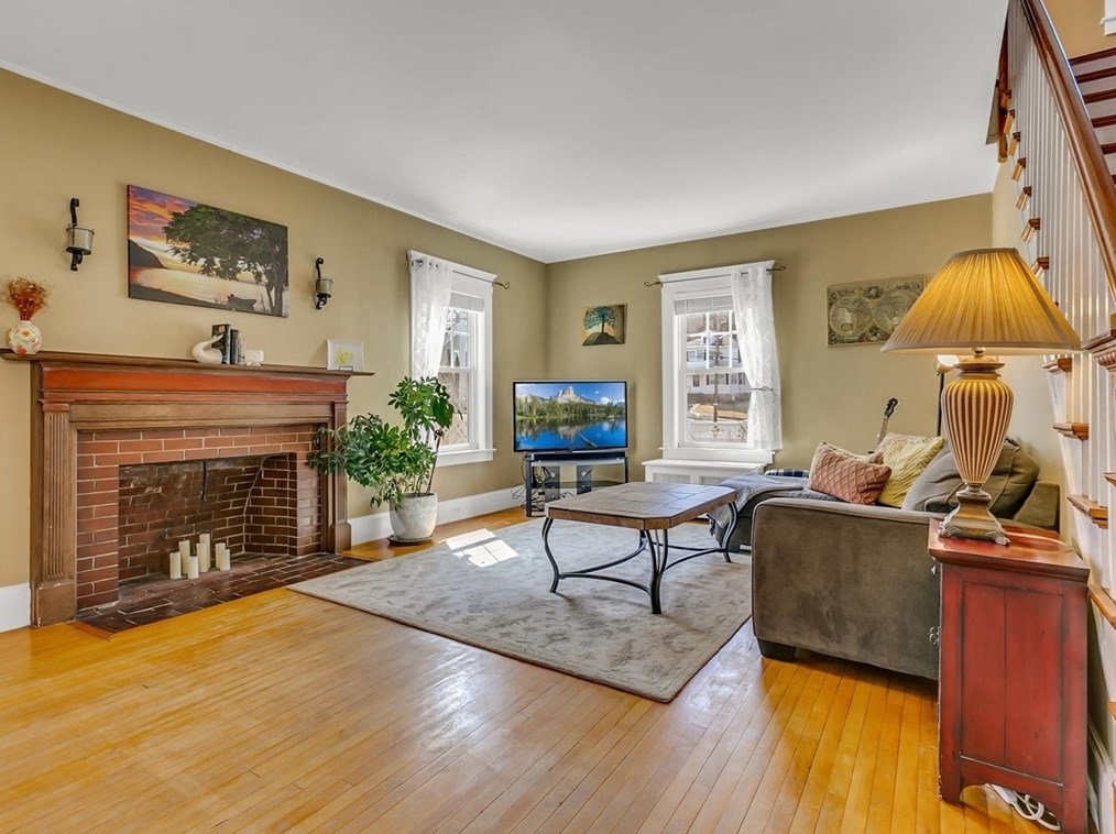 355 Rogers St, Lowell MA  01852-4218 exterior