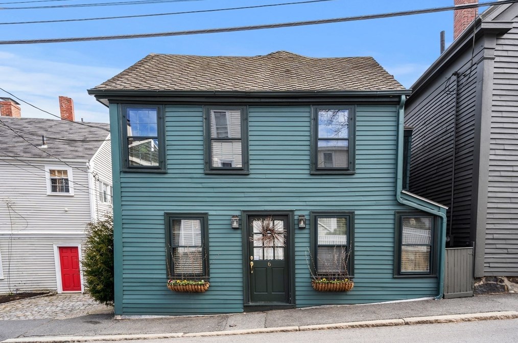 6 Washington St #1, Marblehead, MA 01945