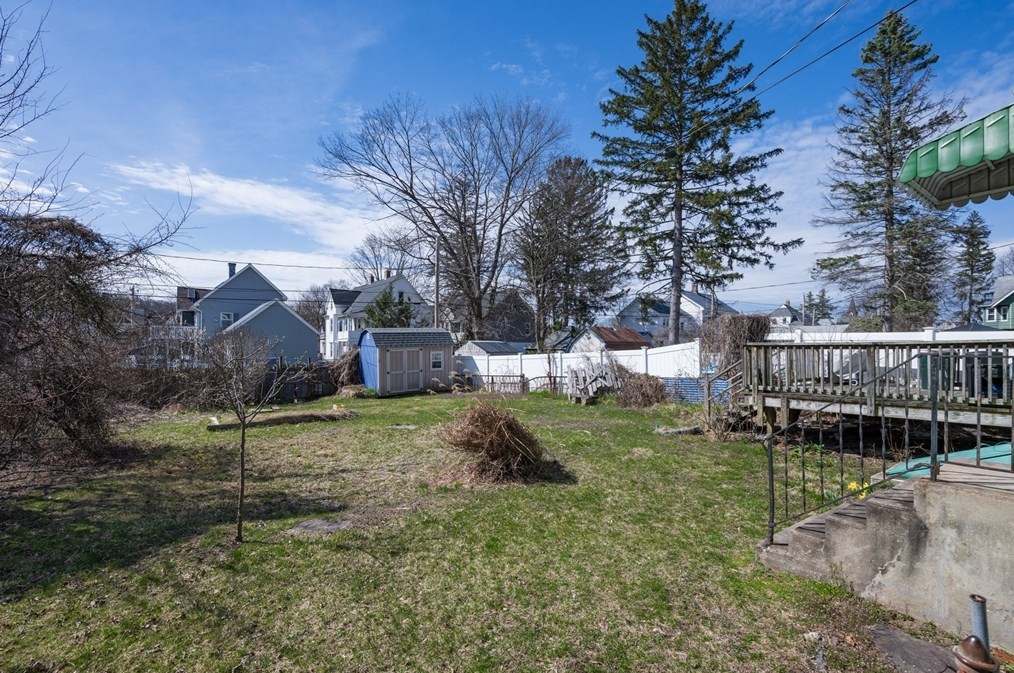 167 Pearl St, Holyoke MA  01040-2506 exterior