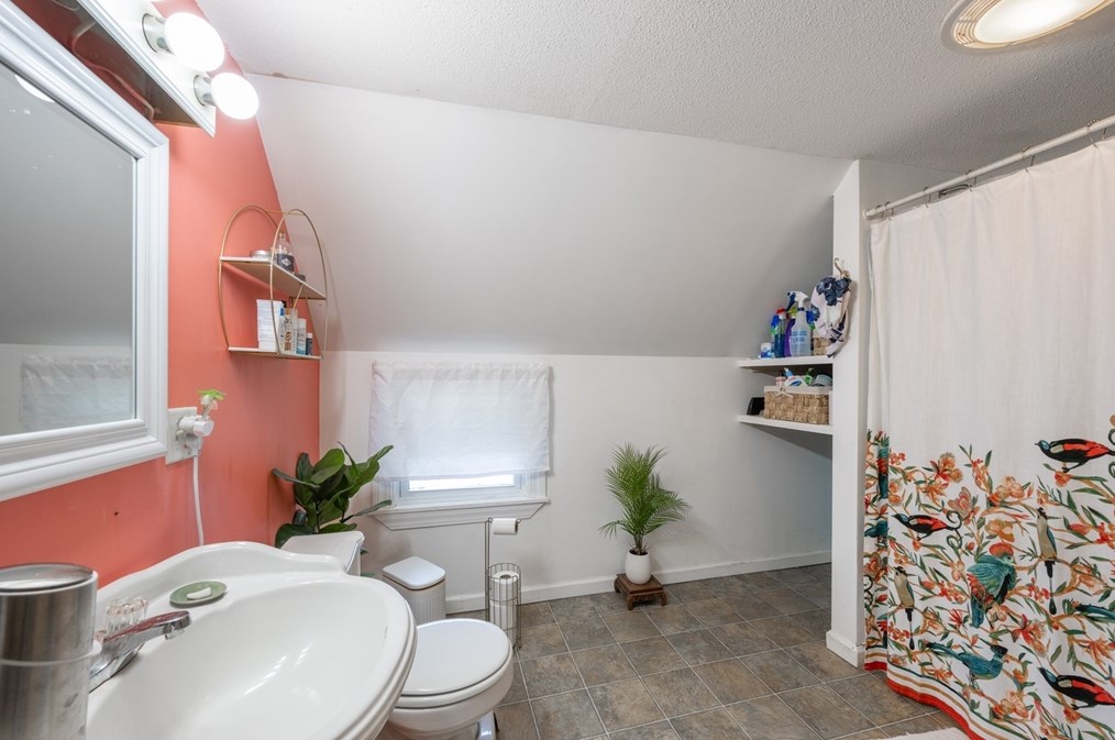 167 Pearl St, Holyoke MA  01040-2506 exterior