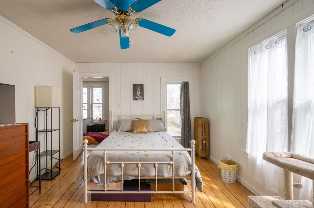 167 Pearl St, Holyoke MA  01040-2506 exterior