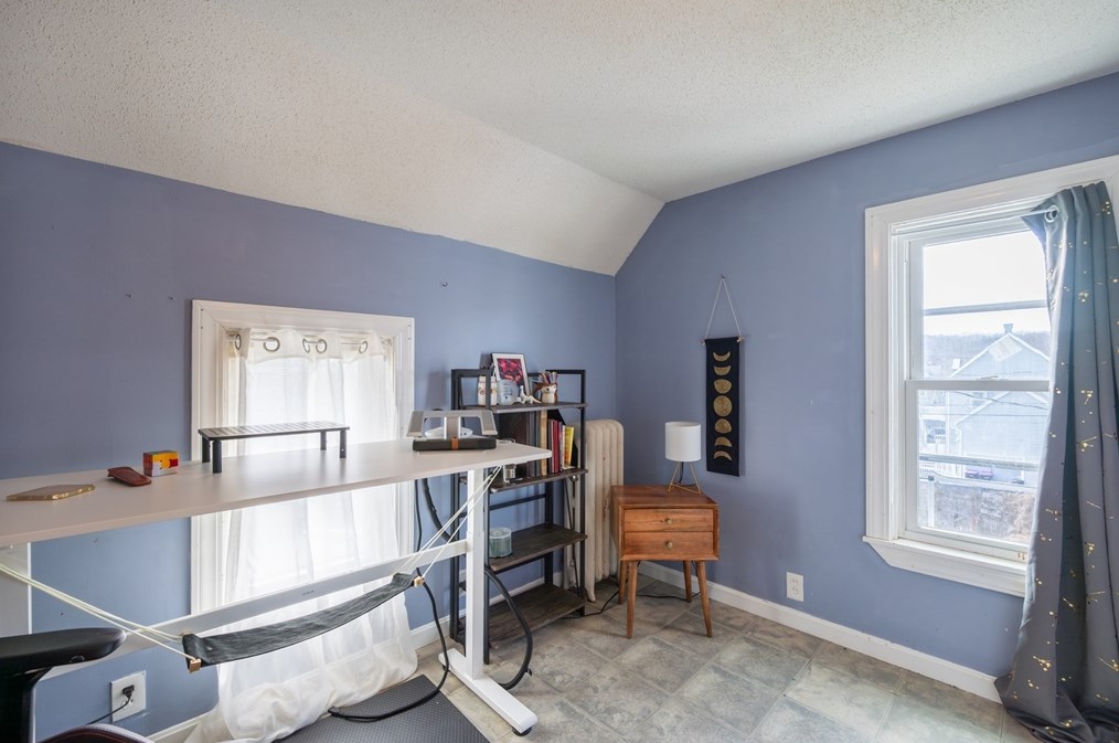 167 Pearl St, Holyoke MA  01040-2506 exterior