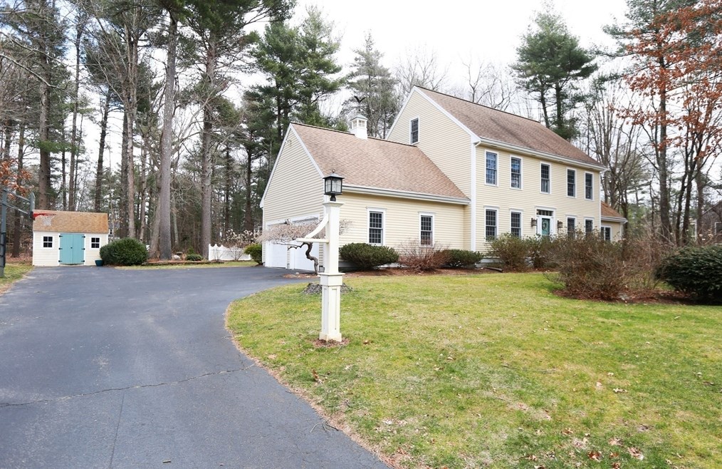 25 Lady Slipper Rd, East Bridgewater, MA 02324