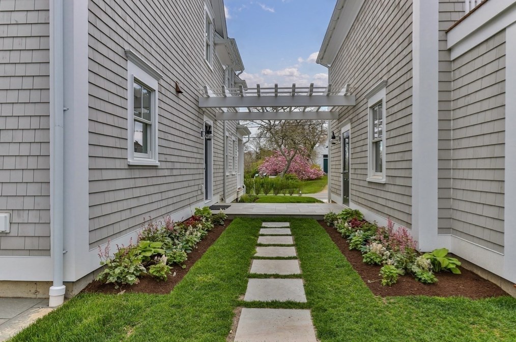 356 Stage Harbor Rd, Chatham MA  02633-2228 exterior