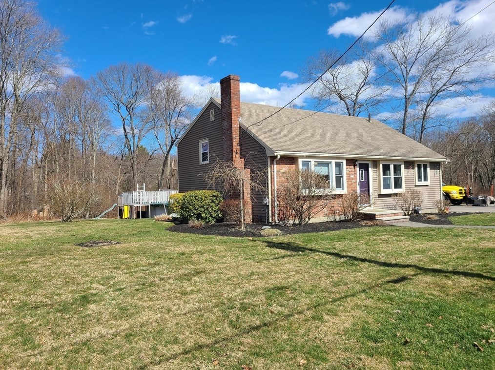 9 Vinton Ter, Rockland, MA 02370 exterior