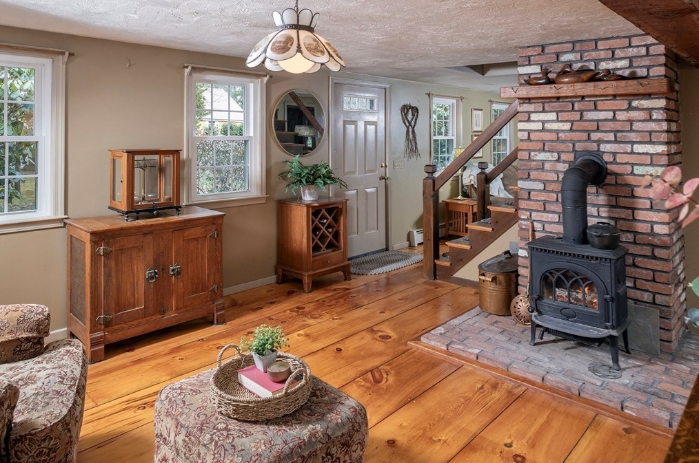 66 Main St, Plympton, MA 02367