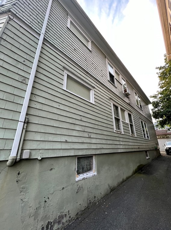 21-23 Willard, New Bedford, MA 02744