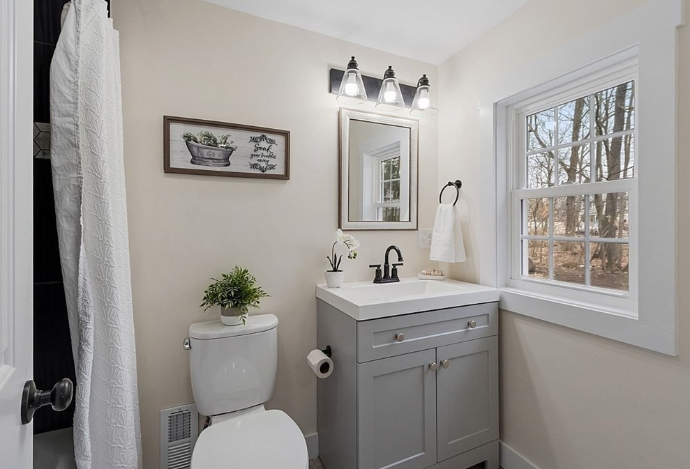 45 Morse Ave, Winchendon MA  01475-1533 exterior