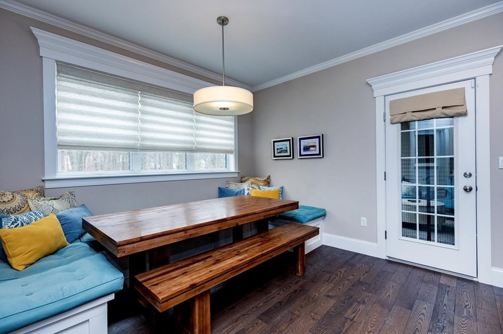 27 Bedford St, Burlington MA 01803-3725 exterior