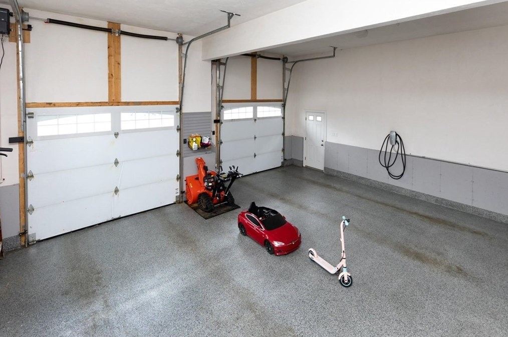 27 Bedford St, Burlington MA 01803-3725 exterior