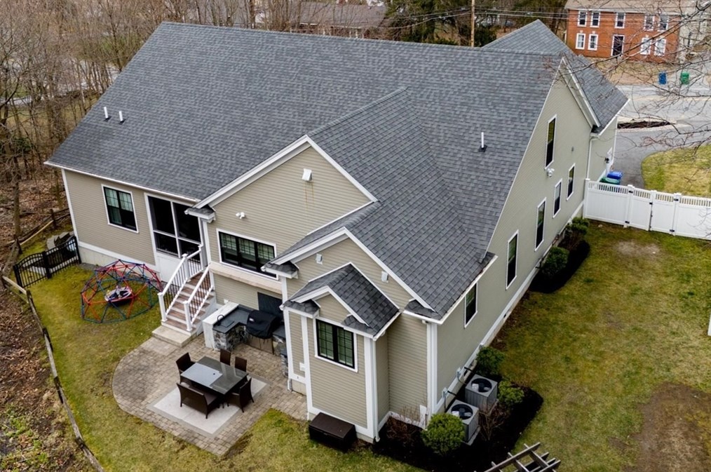 27 Bedford St, Burlington MA 01803-3725 exterior