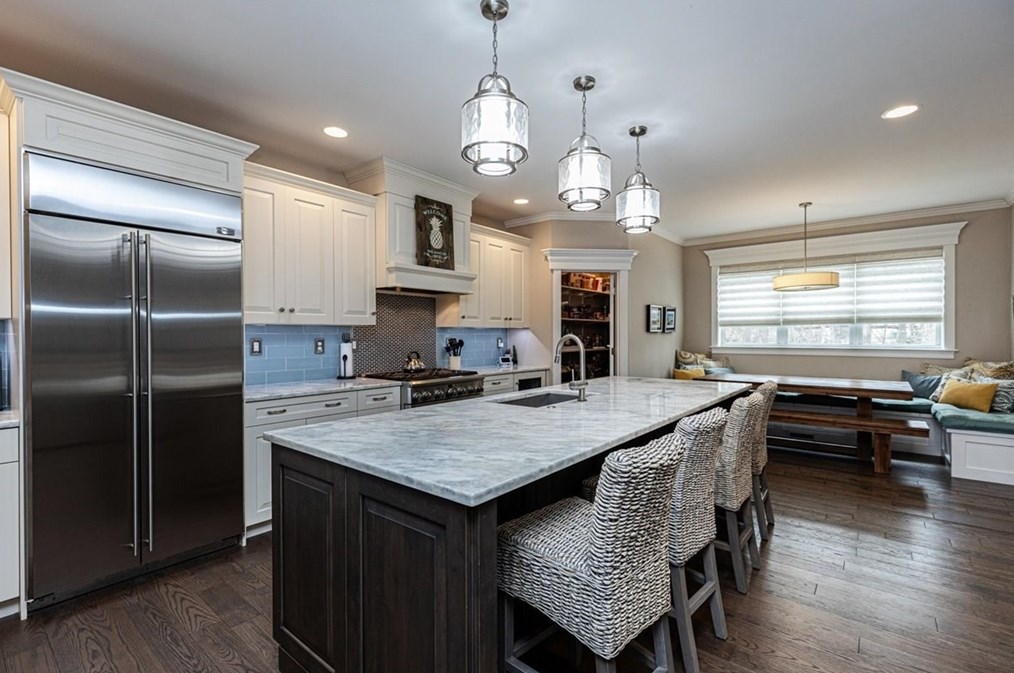 27 Bedford St, Burlington MA 01803-3725 exterior