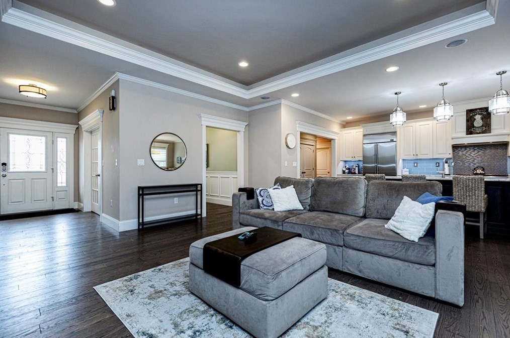 27 Bedford St, Burlington MA 01803-3725 exterior