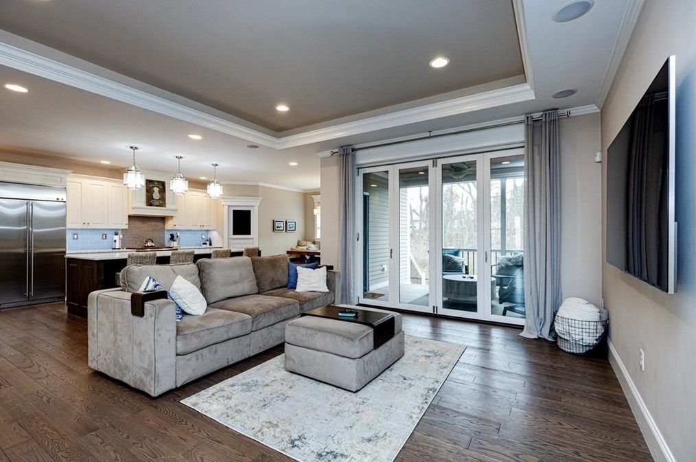 27 Bedford St, Burlington MA 01803-3725 exterior