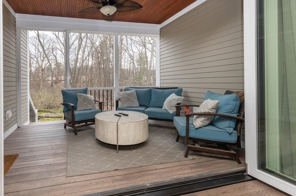 27 Bedford St, Burlington MA 01803-3725 exterior