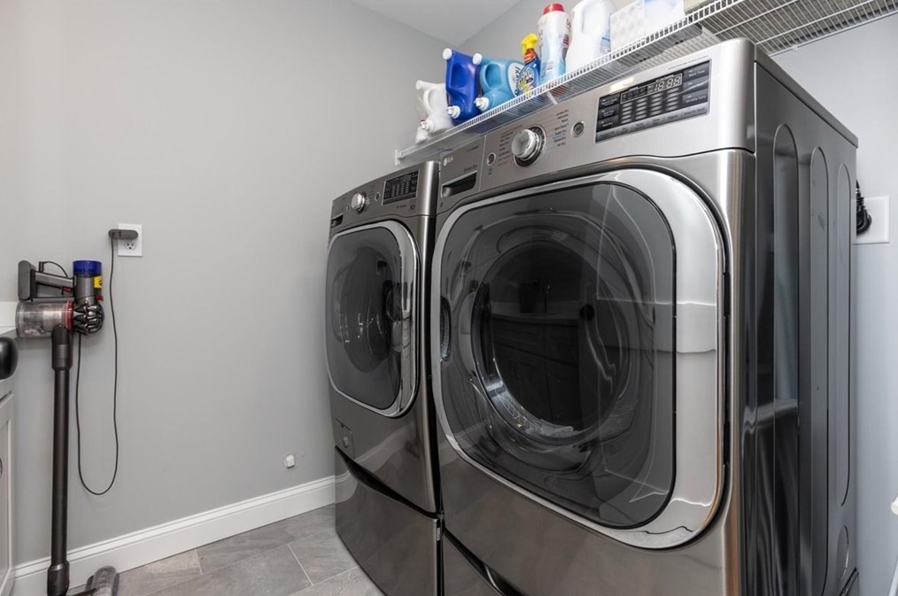 31 Newbridge Ave, Burlington MA  01803-4362 exterior