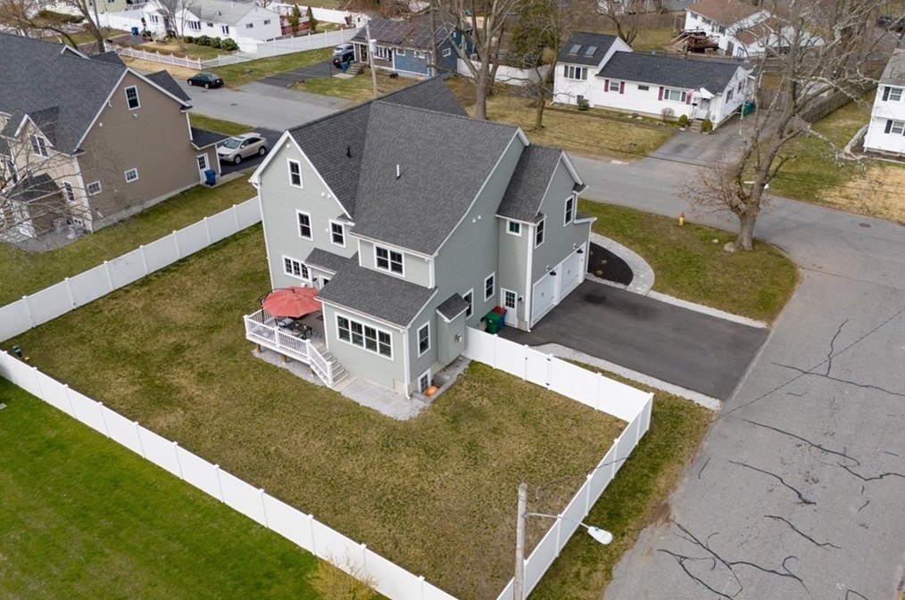 31 Newbridge Ave, Burlington MA  01803-4362 exterior