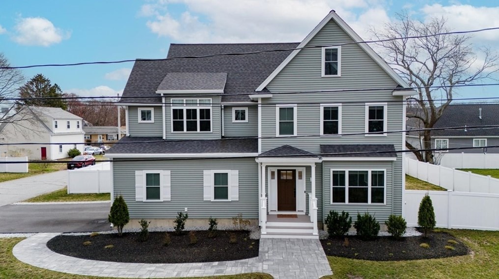31 Newbridge Ave, Burlington, MA 01803