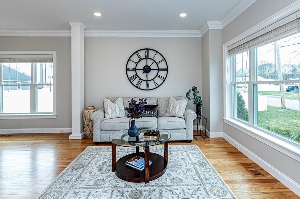 31 Newbridge Ave, Burlington MA  01803-4362 exterior