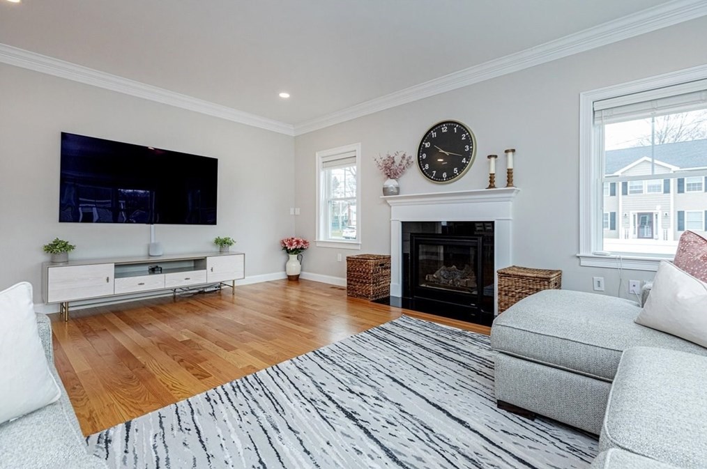 31 Newbridge Ave, Burlington MA  01803-4362 exterior