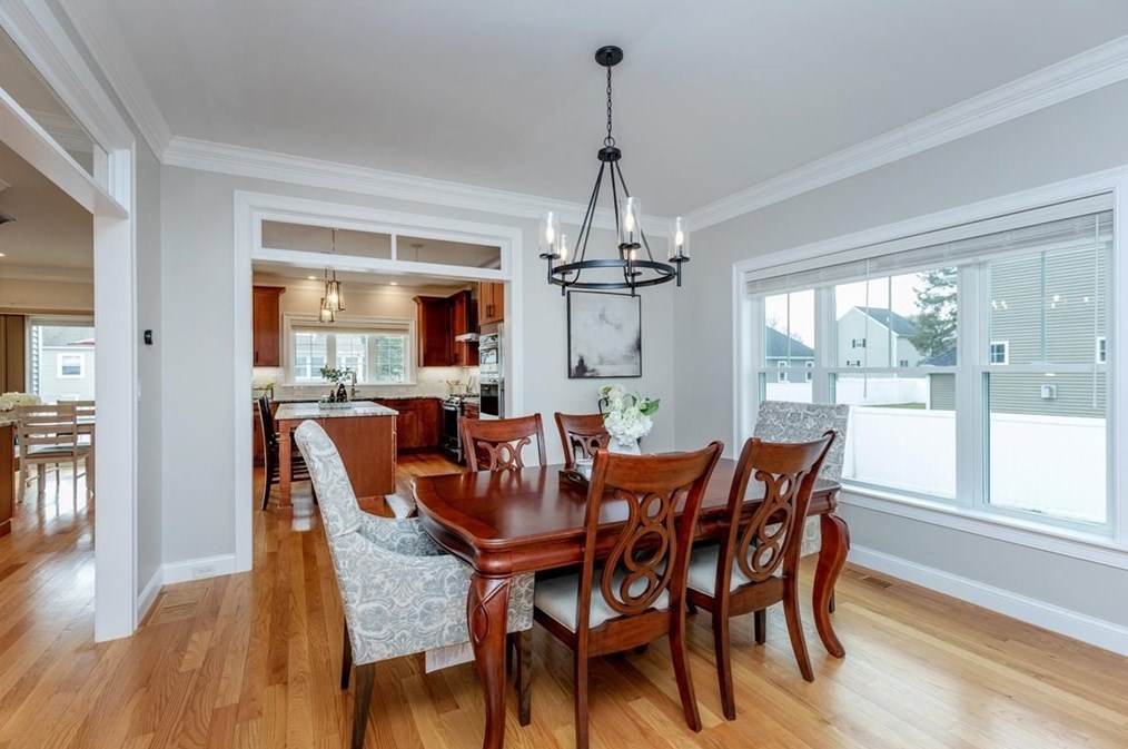 31 Newbridge Ave, Burlington MA  01803-4362 exterior