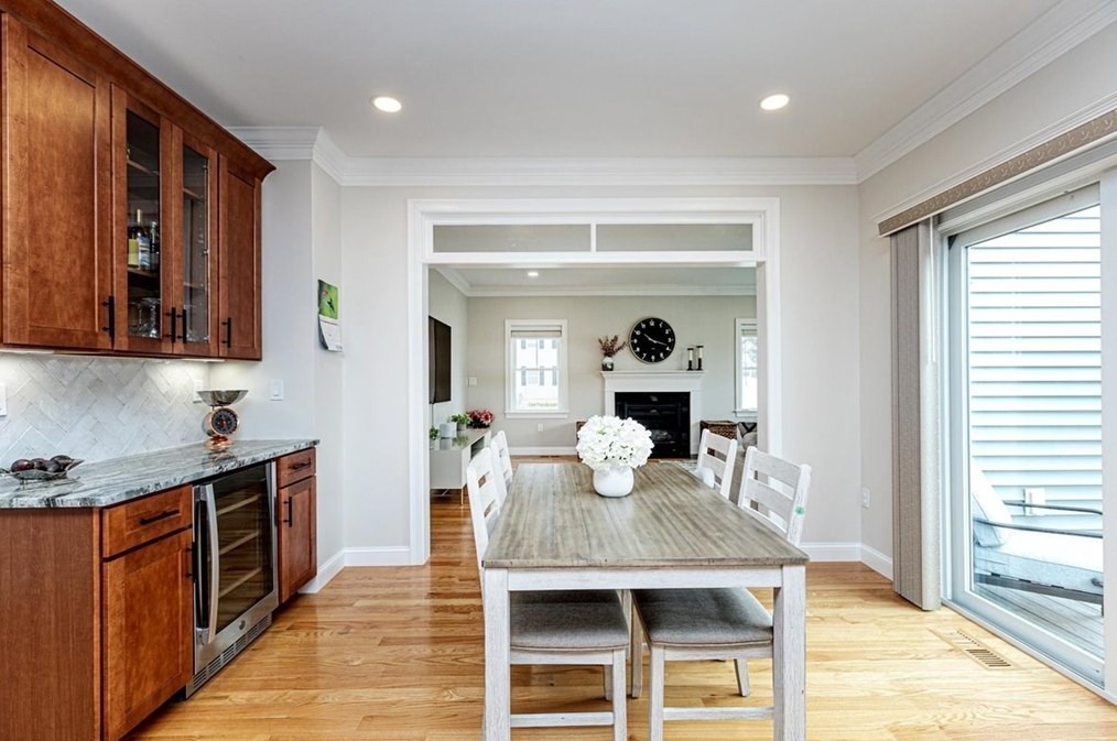 31 Newbridge Ave, Burlington MA  01803-4362 exterior