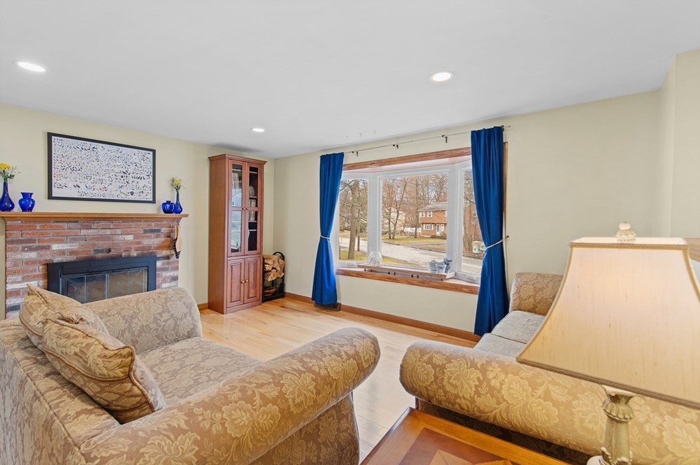 75 Emily Jeffers Rd, Randolph MA  02368-2831 exterior