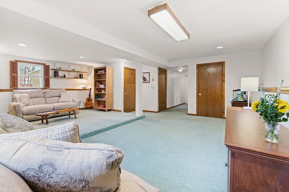 75 Emily Jeffers Rd, Randolph MA  02368-2831 exterior