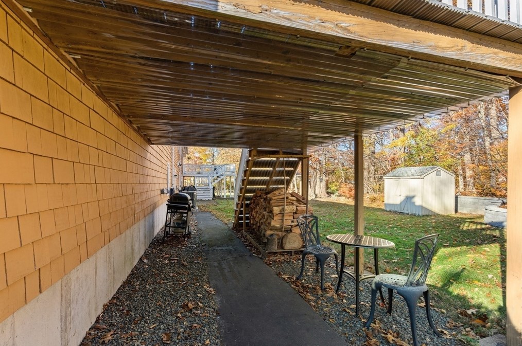 75 Emily Jeffers Rd, Randolph MA  02368-2831 exterior