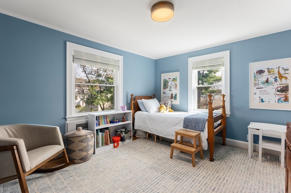 18 Sheldon Rd, Newton MA  02459-2738 exterior