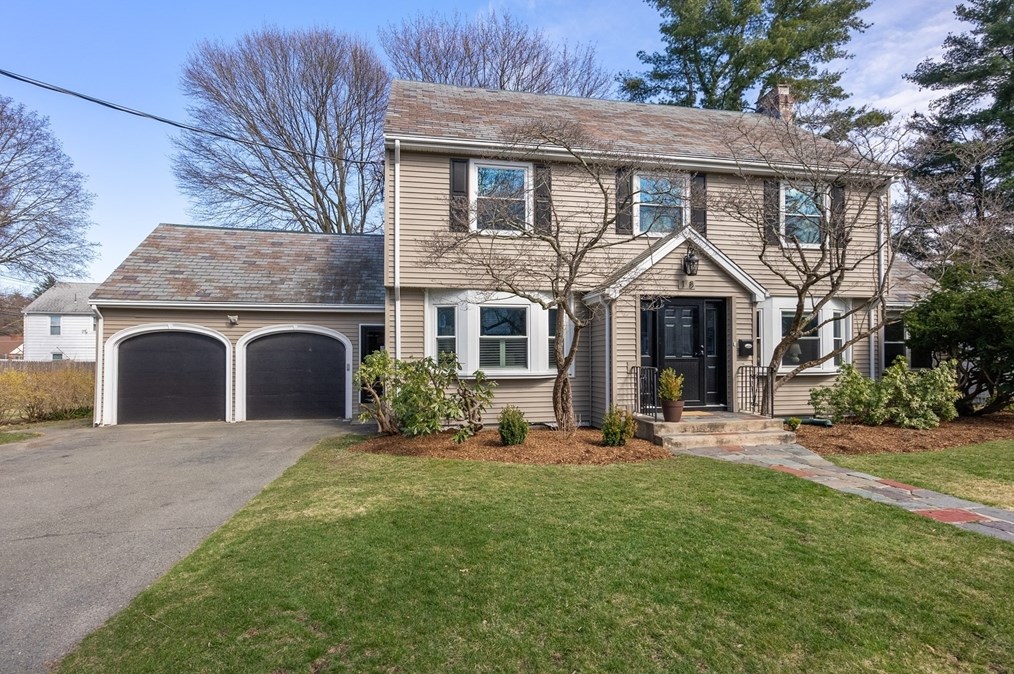 18 Sheldon Rd, Newton MA  02459-2738 exterior