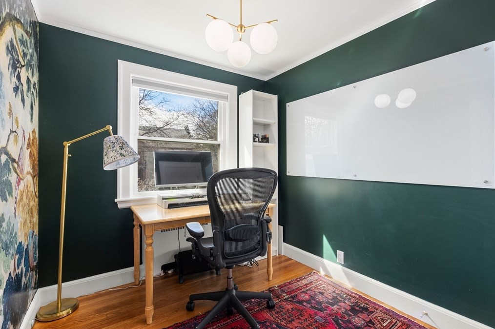 18 Sheldon Rd, Newton MA  02459-2738 exterior