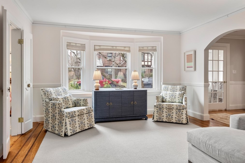 18 Sheldon Rd, Newton MA  02459-2738 exterior