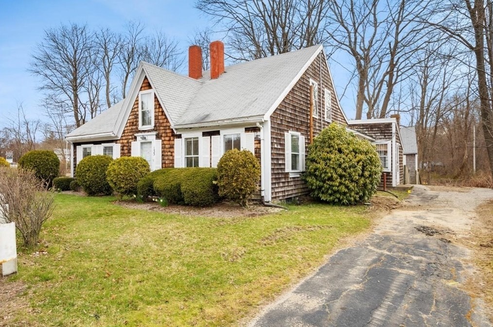 135 Bedford St, East Bridgewater, MA 02333 exterior