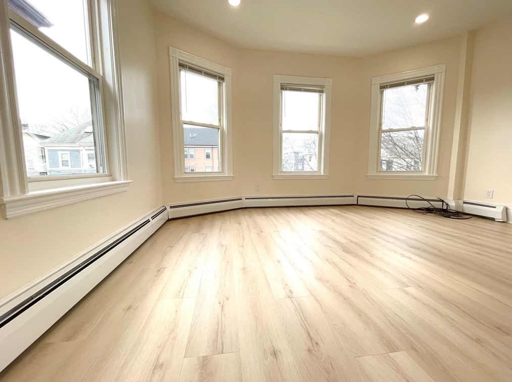 84 Calumet St #3, Boston, MA 02120