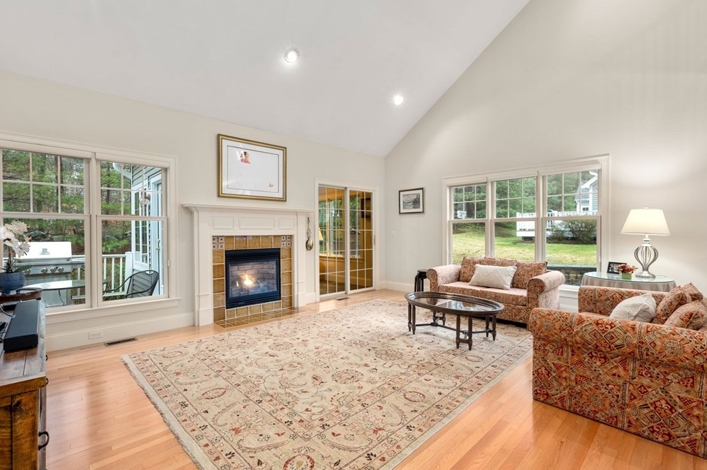 8 Hummock Way #8, Hudson, MA 01749