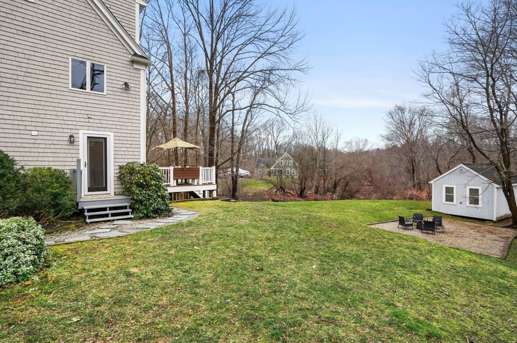 493 Beechwood St, Cohasset MA  02025-1528 exterior