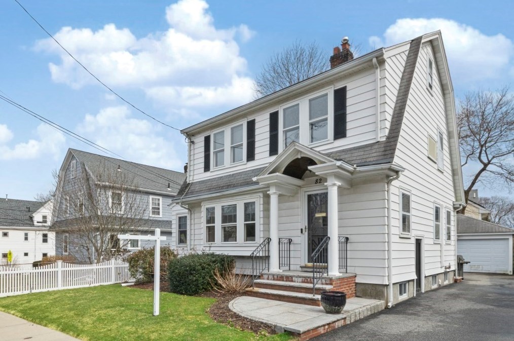 82 Mt Vernon St, Arlington, MA 02476