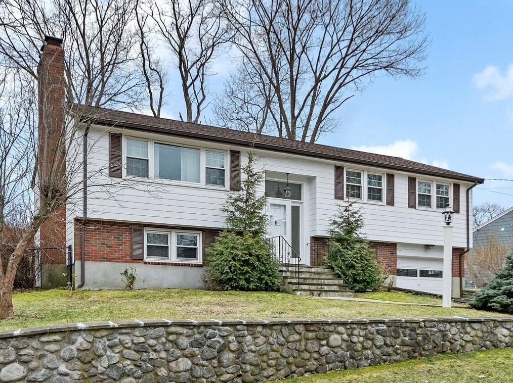 109 Milton St, Waltham MA  02453-1608 exterior