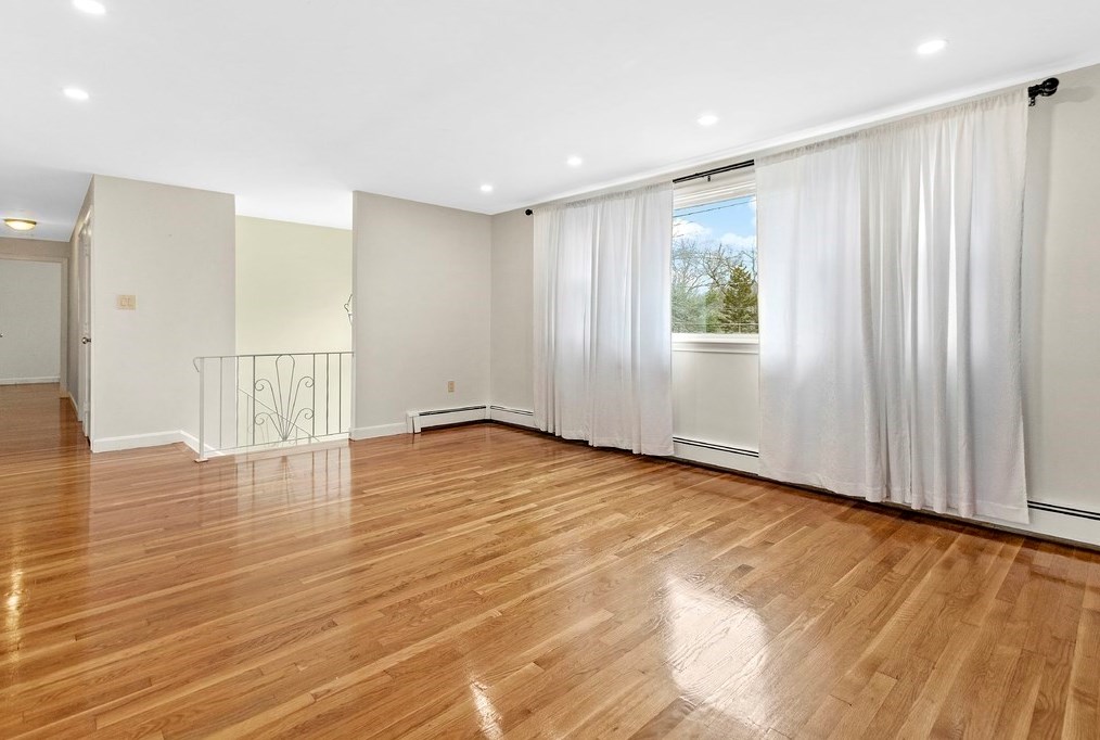 109 Milton St, Waltham MA  02453-1608 exterior