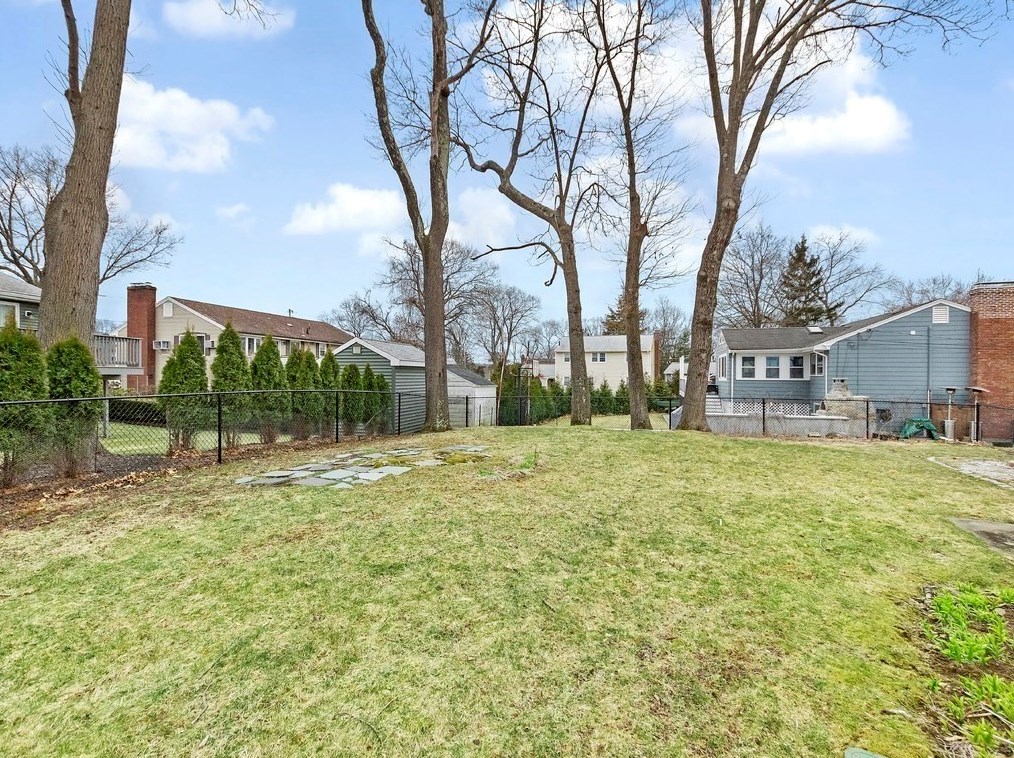 109 Milton St, Waltham MA  02453-1608 exterior