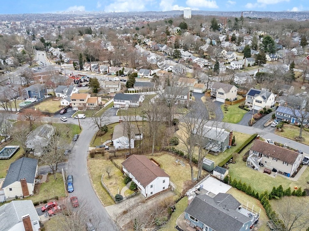 109 Milton St, Waltham MA  02453-1608 exterior