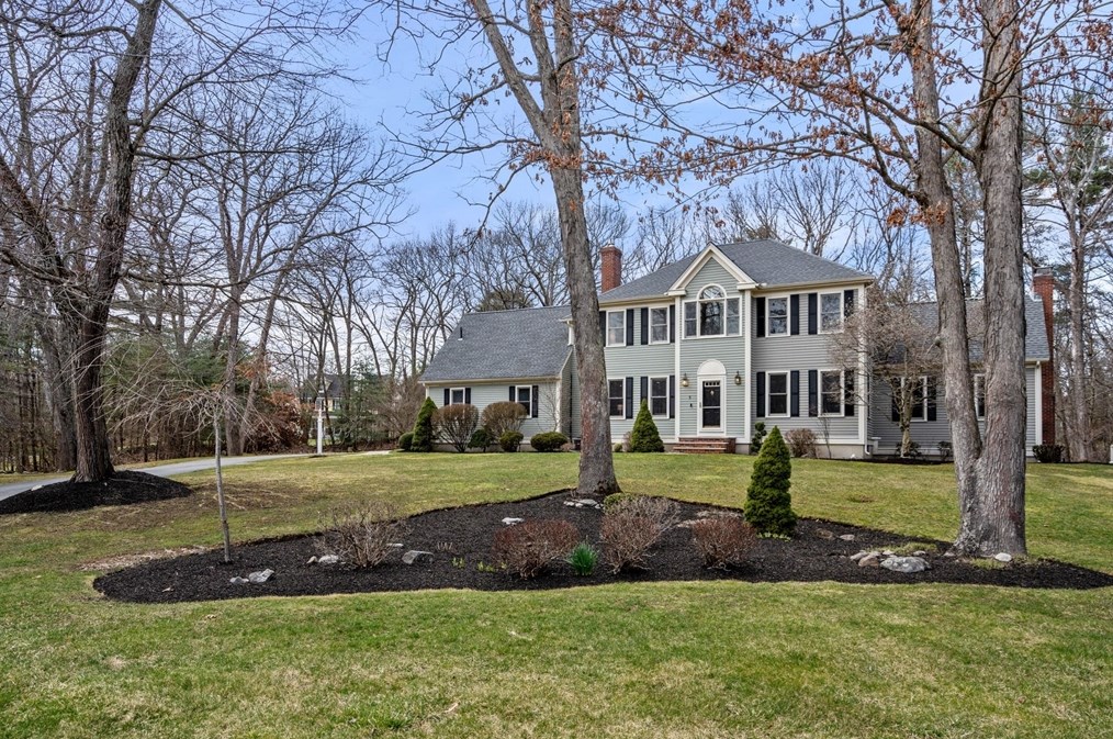 5 Canterbury Ln, North Reading, MA 01864