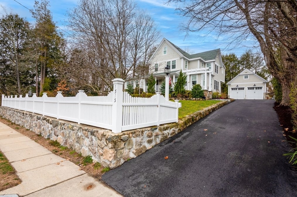 1313 Great Plain Ave, Needham, MA 02492 exterior