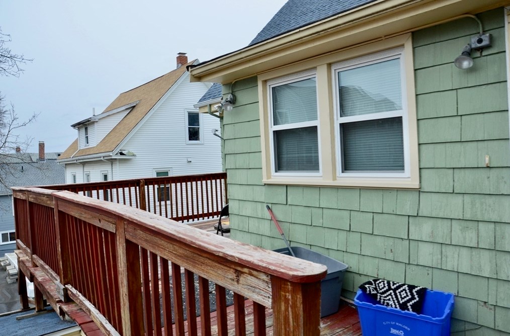 25 Acorn St, Malden MA 02148-7624 exterior