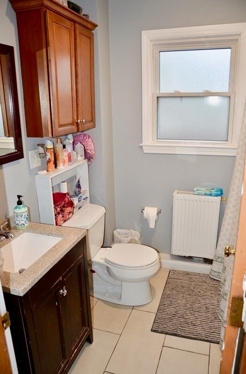 25 Acorn St, Malden MA 02148-7624 exterior