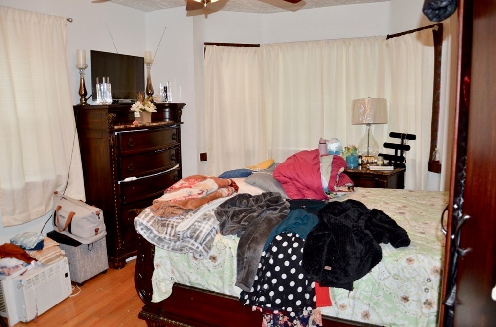 25 Acorn St, Malden MA 02148-7624 exterior