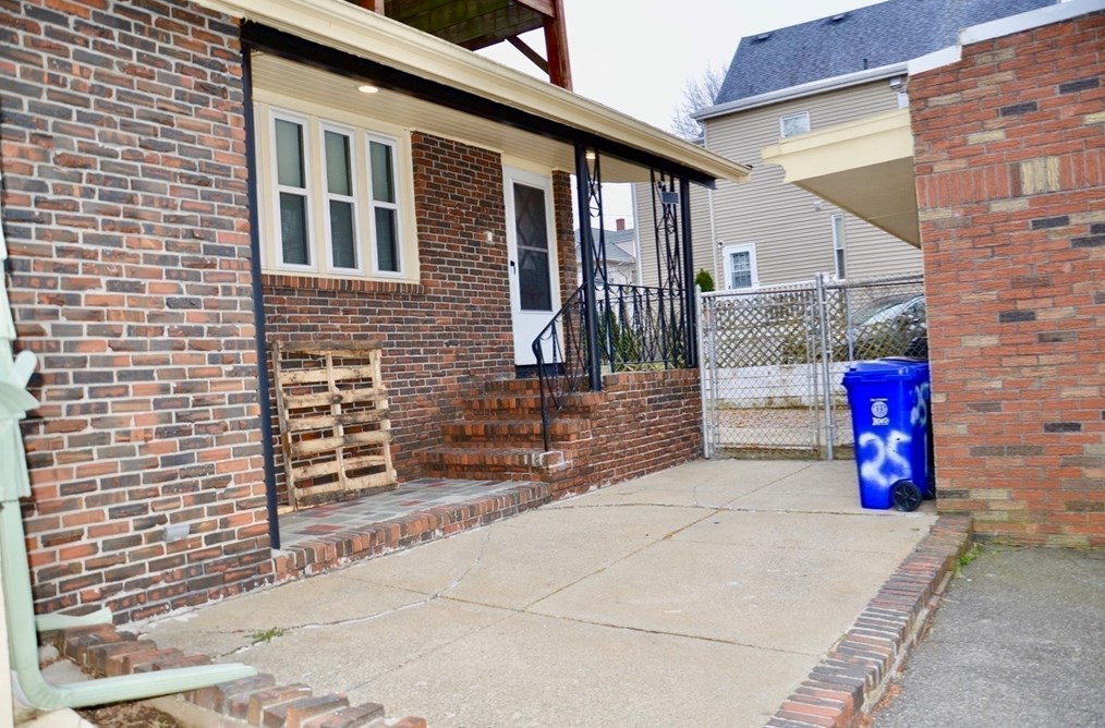 25 Acorn St, Malden MA 02148-7624 exterior