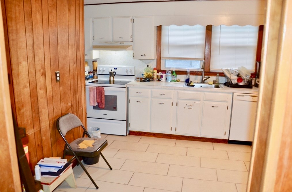 25 Acorn St, Malden MA 02148-7624 exterior